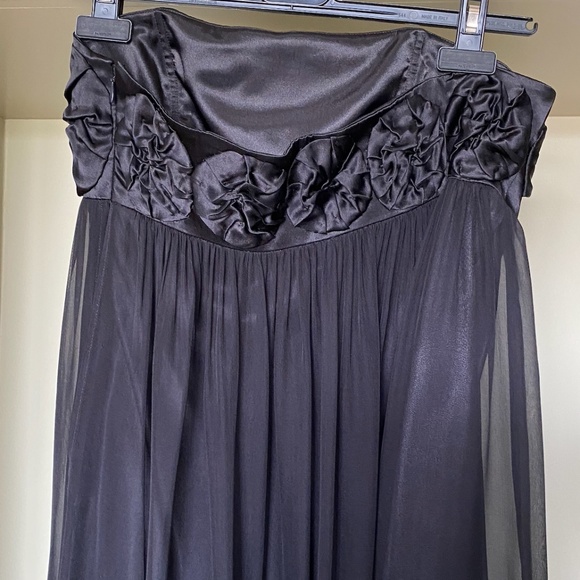 Laundry by Shelli Segal Black strapless silk dress with rosettes - Picture 2 of 4